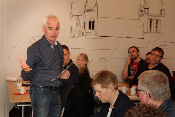 Det var partiet Rødt som tok initiativ til å sette ned foten for nyetableringer av ikke-ideelle private barnehager i Trondheim. Arne Byrkjeflot fra Rødt deltok på frokostmøtet og la fram sitt syn.