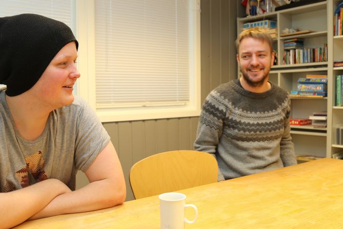 – Vi vaksne synst det er veldig kjekt å ha han her. Han har glidd fint inn i personalgruppa, seier pedagogisk leder Benjamin Eggen om Adrian.