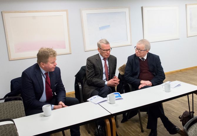 På kvartalspresentasjonen til Polaris Media: Gunnar Bjørkavåg og Erik Must i Must Invest, samt styreleder Bernt Olufsen i Polaris Media.