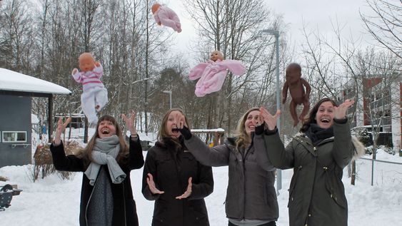 4 gravide barnehagelærere i Den Blå Appelsin Kanvas-barnehage. Fra venstre: Lina Kjellman, Marthe Gjerdingen, Silje Bergqvist Kristensen og Kjersti Krohg Sørensen