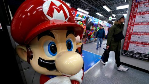 Super Mario i en elektronikkbutikk i Tokyo.