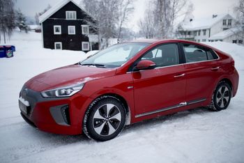 Elbilen Hyundai Ioniq kommer best ut i et livsløpsperspektiv i kompaktklassen.
