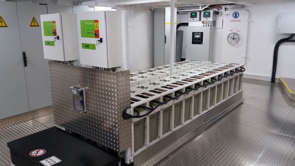 Batteribank fra EST Floattech installert i en ferge.