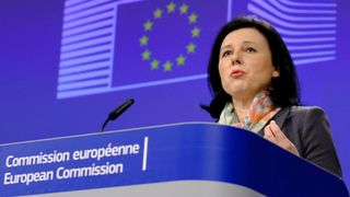 EU-kommissæren for blant annet justis, Vera Jourova, under en pressekonferansen i Brussel i januar 2018.