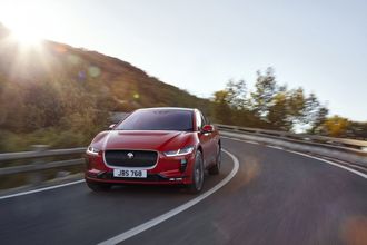 Jaguar I-Pace er en kompakt SUV.