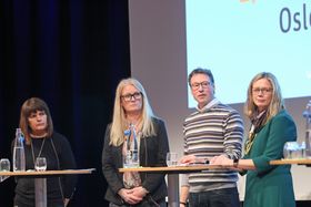Fra venstre Grethe Barane fra Sørhellet barnehage, Utdanningsforbundets Ingvild Aga, Robert Ullmann fra Kanvas og Hege Sevatdal fra Oslo kommune møttes til debatt om organisering i barnehagene med ny pedagognorm.