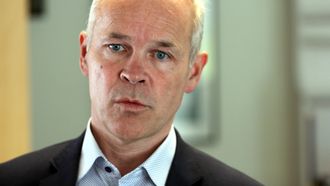Kunnskaps- og integreringsminister Jan Tore Sanner på besøk i Regnbuen barnehage i Bodø.