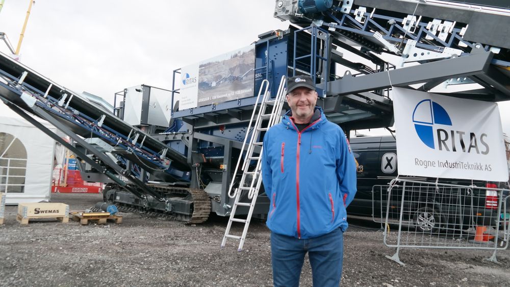Daglig leder Knut Rogne da han presenterte produktene fra P.J. Jonsson &amp; Söner AB under Vei &amp; Anlegg i 2015. Selskapet skal være representert på messa også i år.