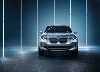 IX3 har design som gjør at den minner mer om andre elbiler fra BMW.