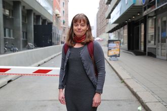 Med ryggsekk: Siv Hilde Houmb går med ryggsekken full av cyber security. – Det er vel ca. 10 seriøse aktører på dette i hele verden og halvparten av disse kommer fra militære forskningsmiljøer i Israel, sier Siv Hilde Houmb.