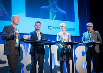 Ordstyrer Bjørn Eckblad fra DN, sjefredaktør Espen Egil Hansen i Aftenposten, konsernsjef Dorthe Bjerregaard-Knudsen i PJ/Politikens Hus og konsernsjef Boine Gepertz i Gota Media