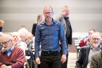 Konsernsjef Per-Magne Tveiten før generalforsamlingen i Mentor Medier i Oslo torsdag.