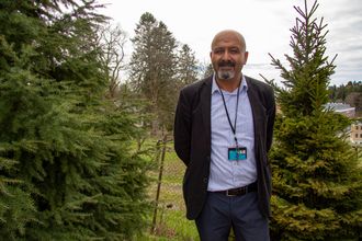 Ramzi Hassan er professor på Institutt for landskapsarkitektur ved Norges miljø- og biovitenskapelige universitet, NMBU. Han er grunnlegger og leder for universitetets VR-lab.
