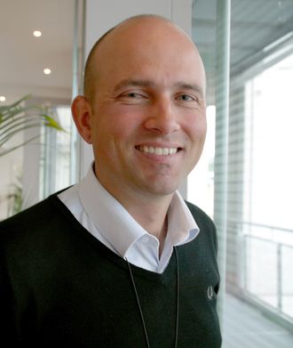 Optimist: – Vi mener at det er realistisk å fly batterielektrisk i 99 prosent av tilfellene på 20 av flyplassene i vårt kortbanenett, sier seniorrådgiver Olav Mosvold Larsen.