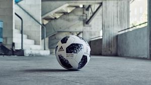 world-cup-match-ball-adidas-soccerbible0