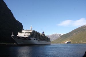 Flam_Cruise_Eksos%20%2881%29.300x200.jpg