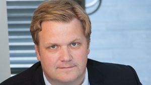Lars-Ryen-Mill_29.300x169.jpg