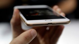 Fant smutthull i Apples nye sperre mot iOS-hacking