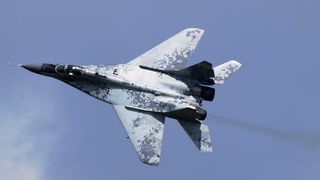 Det haster å kvitte seg med russiske fly: Kjøper nye F-16 i stedet for Gripen