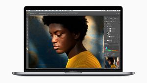 Apple_macbook_pro_update_True_Tone_Techn