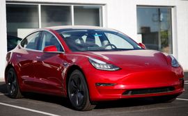 Tesla Model 3.