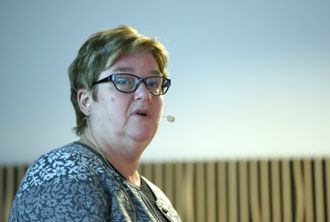 YS-leder Jorunn Berland mener erkjennelsen av hva digitaliseringen innebærer, er i ferd med å sige inn hos nordmenn.