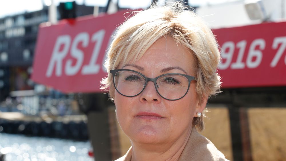 Rikke Lind, generalsekretær Redningsselskapet, mener myndighetene må trappe opp forebyggingsarbeidet og sette av midler til en nasjonal kampanje i neste års statsbudsjett for å redusere antall drukningsulykker. Hittil i år har 77 personer omkommet i drukningsulykker.