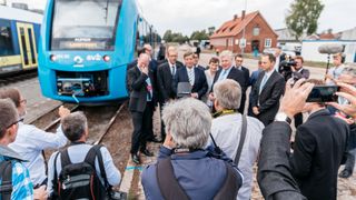 Verdenspremiere: Alstoms hydrogentog settes inn i passasjertrafikk