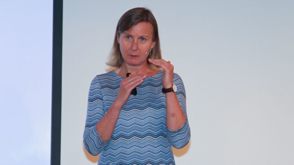 Nkom-sjef Elisabeth Aarsæther bidrar gjerne til å &quot;oppklare eventuelle misforståelser&quot; i kommunikasjonen mellom mobiloperatørene og Forsvarsbygg. 