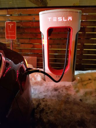 Tesla Supercharger i Lier.