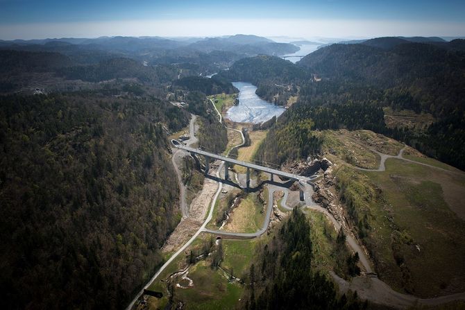 Flyfoto av Ønna Bru på Farriseidet - Porsgrunn.