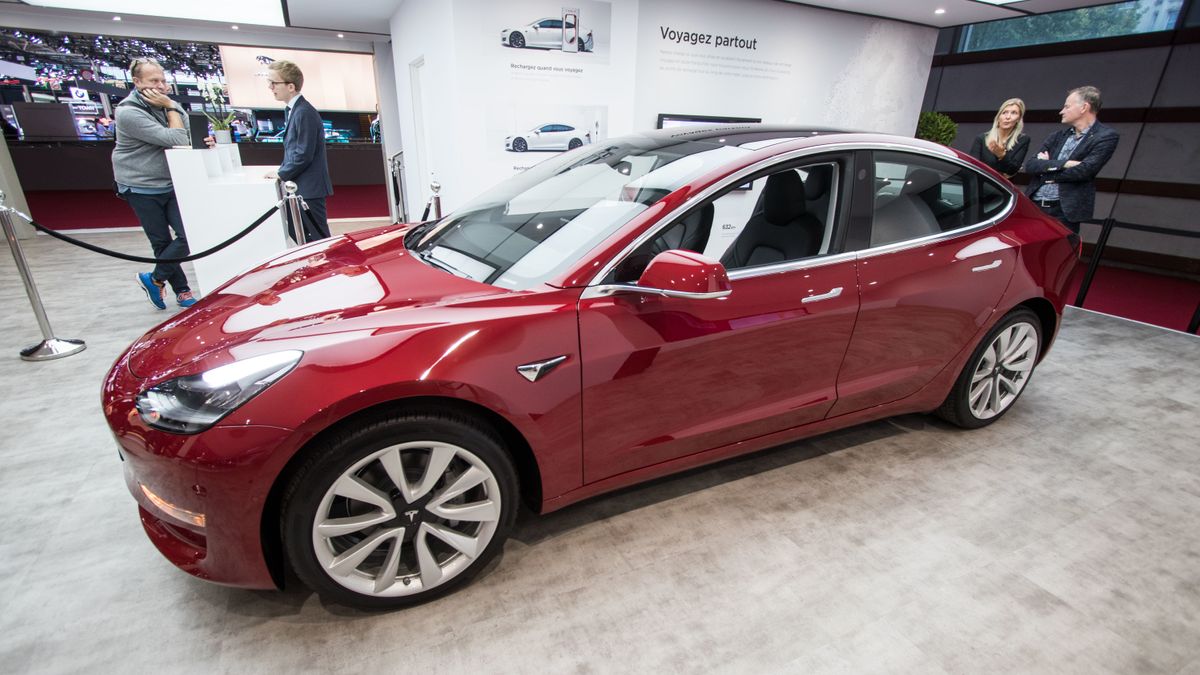 Norsk pris og rekkevidde på Teslas model 3 kommer før nyttår Nå kommer Teslas V3 ladere til Norge Tu.no