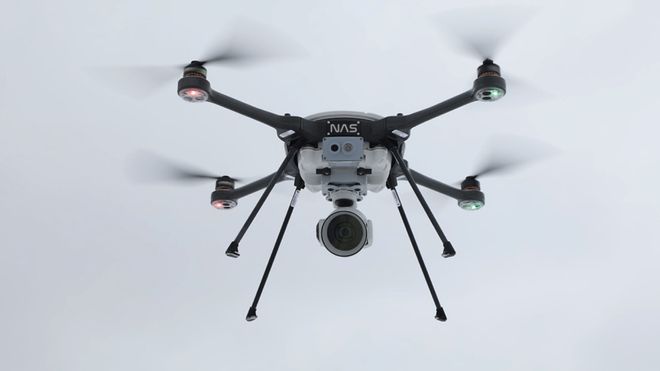 Norse Asset Solutions leverer Skyranger R70 droner fra canadiske Aeryon Labs og utstyrer dem med optisk og IR-kamera eller egenutviklete sensorer.