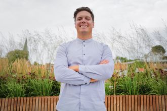 Programleder Andreas Wahl i Folkeopplysningen.