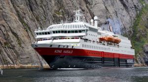 /2355/2355297/Hurtigruten%20Kong%20Harald.1000x557.300x168.jpg