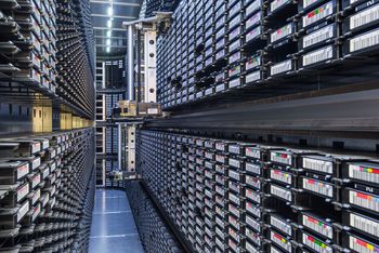 Taperobot i det digitale sikringsmagasinet til Nasjonalbiblioteket.