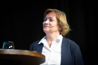 Hanna Relling Berg, konstituert styreleder i Norsk Redaktørforening. Her fra debatt om redaktørrollen under NRs høstmøte 5. november