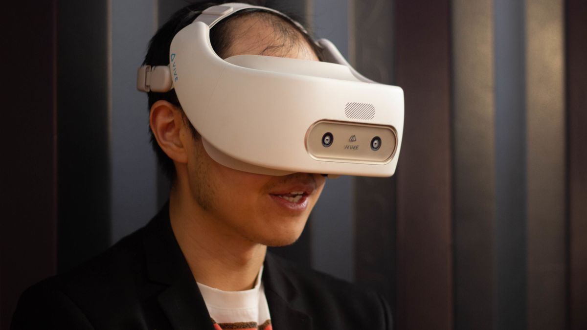 HTC vil ha VR inn i bedrifter med nye VR-briller som verken trenger PC eller mobil