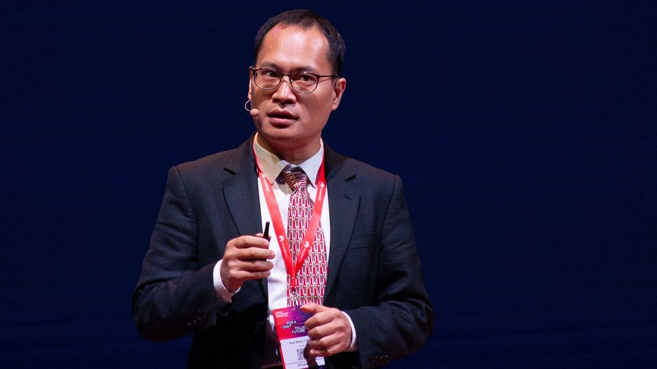 Leder for Huaweis Xlabs, Alex Wang Yufeng, fortalte blant annet om selskapets tro på å legge mer av databehandlingen for PCer og mobiler i skyen.