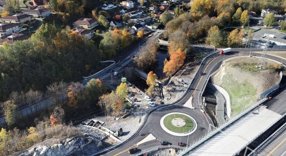 Vebekk bro i Bærum: Kanskje tenkte man at kabler støpt i betong var trygge. Men menneskelige feil kan ødelegge alt.
