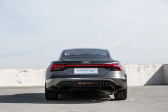 Audi E-Tron GT.