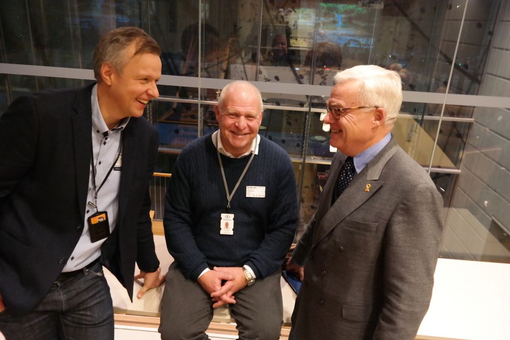 I midsten nyvalgt leder for Bransjenettverket for Trafikk og Beredskap, Jan Erik Foshaugen, sammen med nestleder John Olav Stokke til venstre og Lasse Tenden i NHO til høyre.