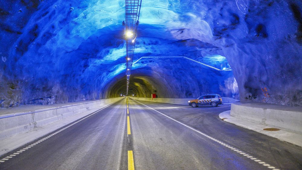 Den 5,9 km lange Nordnestunnelen i Kåfjord i Troms ble åpnet 10.november i år.