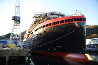Hurtigruten Kleven Verft MS Roald Amundsen - MF Fridtjof Nansen Ekspedisjonsskip Ekspedisjonscruise