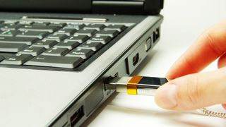 USB Digi.no Advarer: – Ikke koble smartmobilen til ukjente pc er via USB