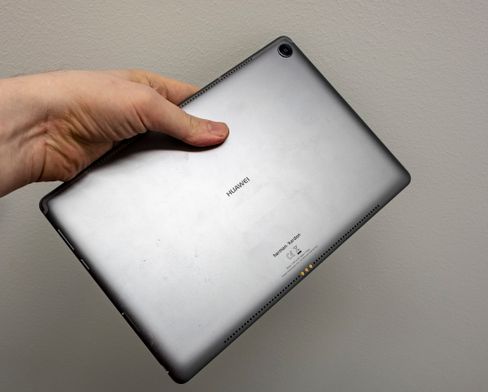 galaxy tab a 2019 vs huawei mediapad m5