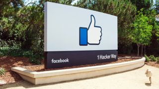 Kontroverser til tross: Facebook håver inn penger og sendte aksjen til værs