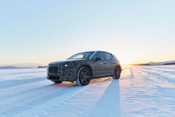 BMW iNEXT vintertestes i Arjeplog i Sverige.