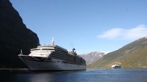 Flam_Cruise_Eksos%20%2881%29.300x169.jpg