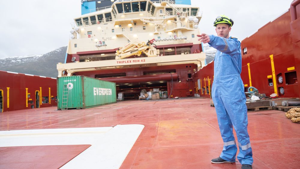 Fini Holsting var overstyrmann på Maersk Master, den første i serien på seks AHTS fra Kleven. Nå er han kaptein på den siste i serien, Maersk Maker.